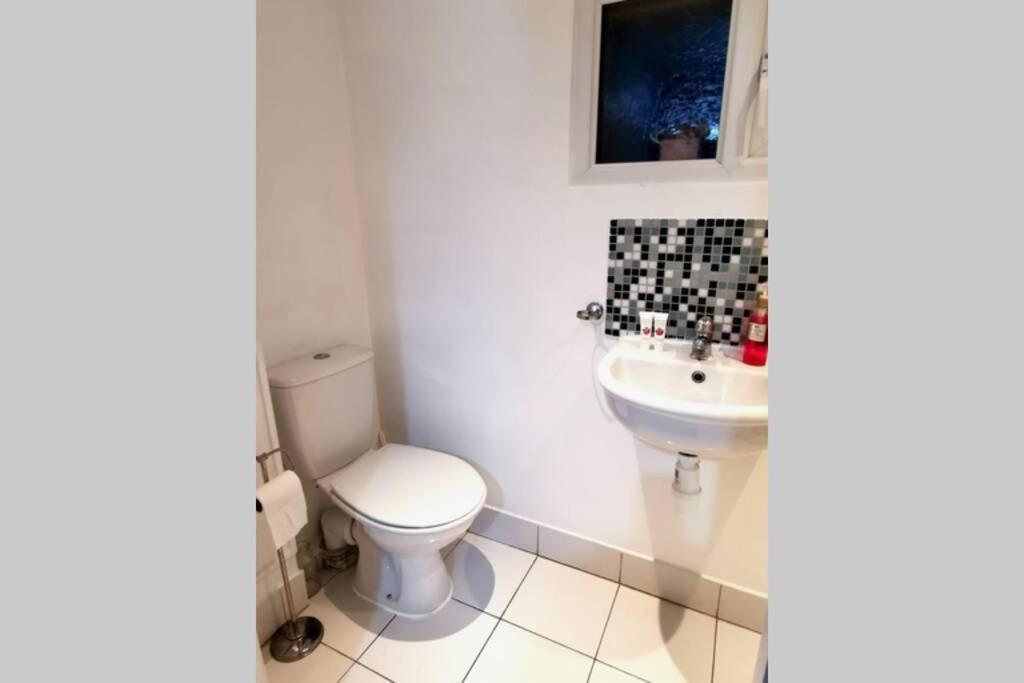 Private Comfortable Guest Suite - Nottingham Exterior foto